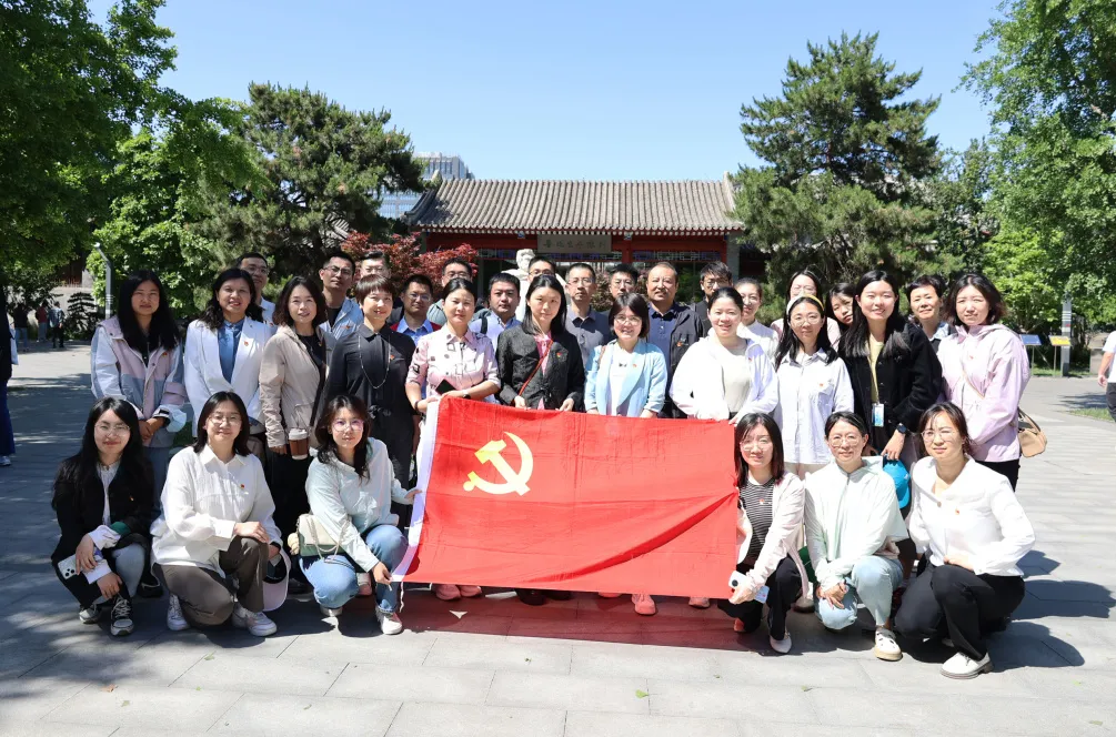 中國供銷農産品集團各黨支部開展“高舉旗幟、走在前列、步調一緻、走好第一方陣”主題黨日活動